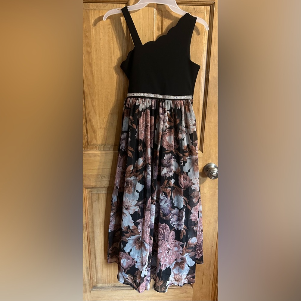 Girls size 10 dress.  New with tags.